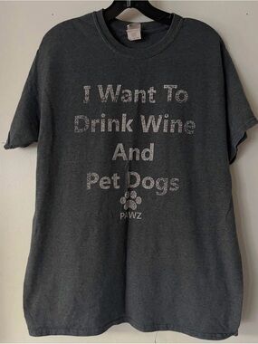PAWZ Charcoal Gray 'I Want To Drink Wine And Pet Dogs' Graphic Tee medium